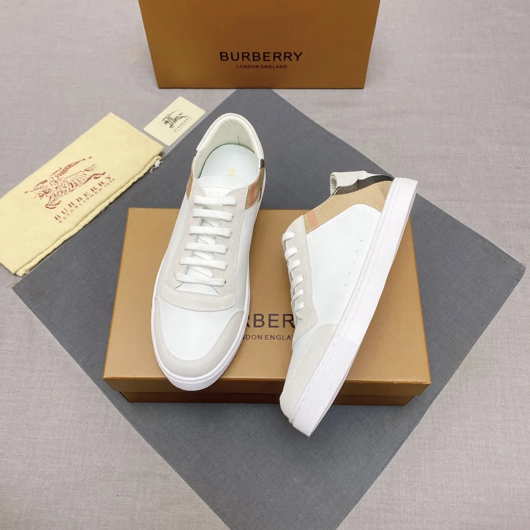 p400 【Burberry】Burberry’s new men’s casual shoes! Classic striped cloth paired with imported first-layer silk calfskin and high-mercerized nubuck leather. Real sheepskin lining is very comfortable. Original outsole. Two-color selection, details determine quality. Welcome to compare. Size: 38-44 No. 068